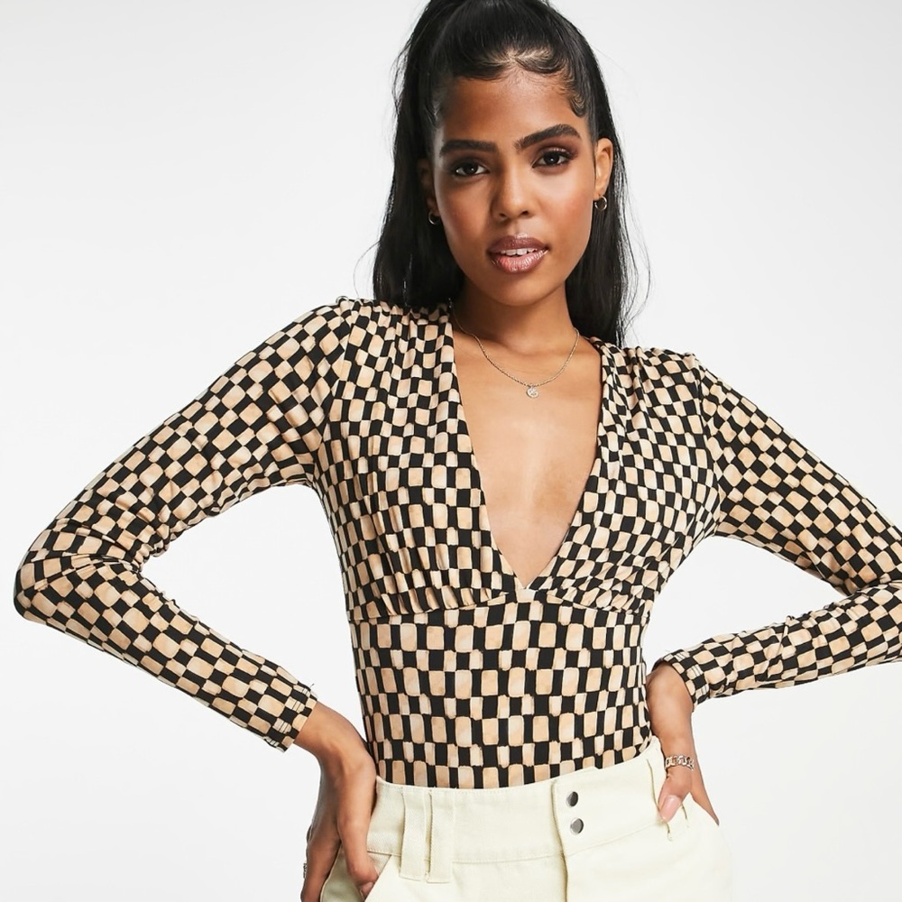 Abercrombie & Fitch Black and Beige Check Plunging Long-Sleeve Bodysuit